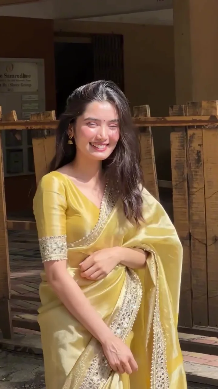 Elegant Lemon Yellow Silk Saree with Traditional Border