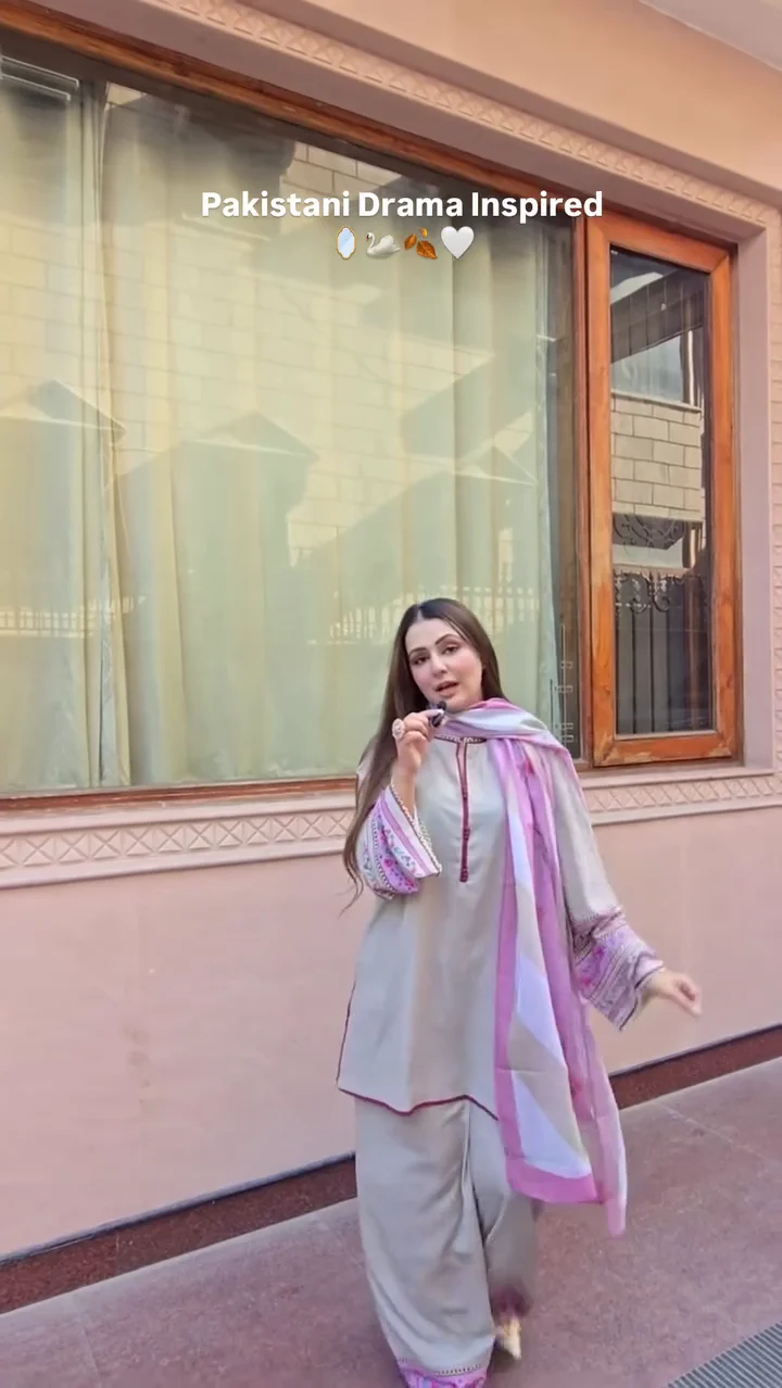 Grey Suit Set with Pink Accents – Pakistani Inspired Design